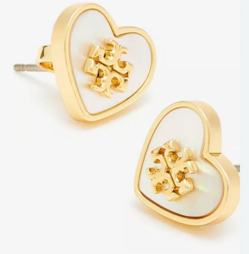 kira heart stud earrring