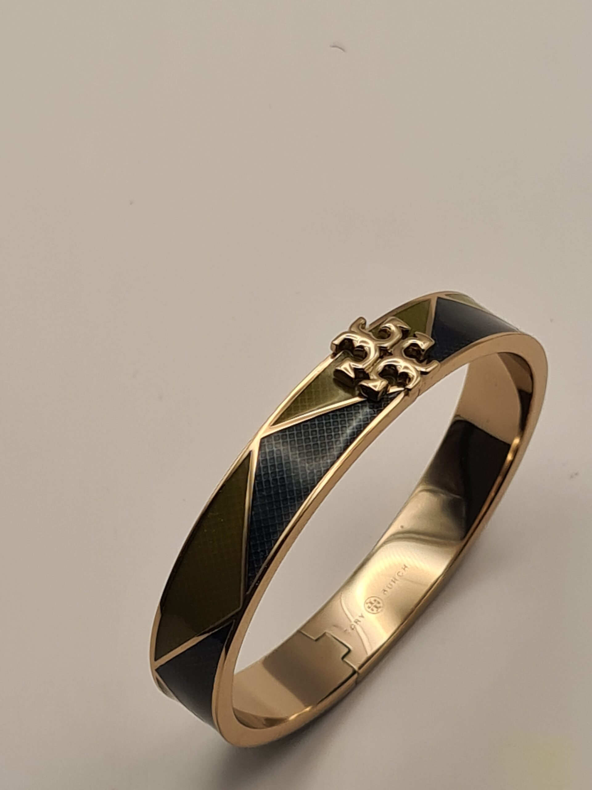 homekira guilloché 10mm bracelet